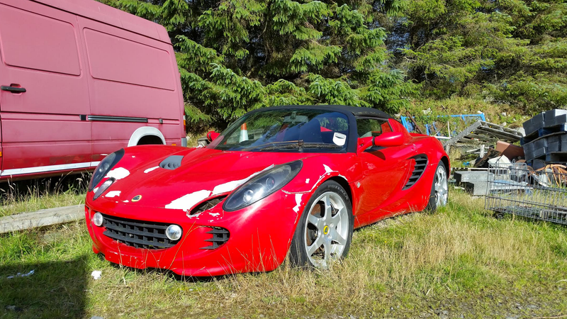 Illustration for article titled Found an abandoned Lotus Elise :(
